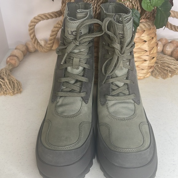 UGG Women's The Ugg Lug Boot: Color Moss Green Sz 7 - Picture 5 of 12